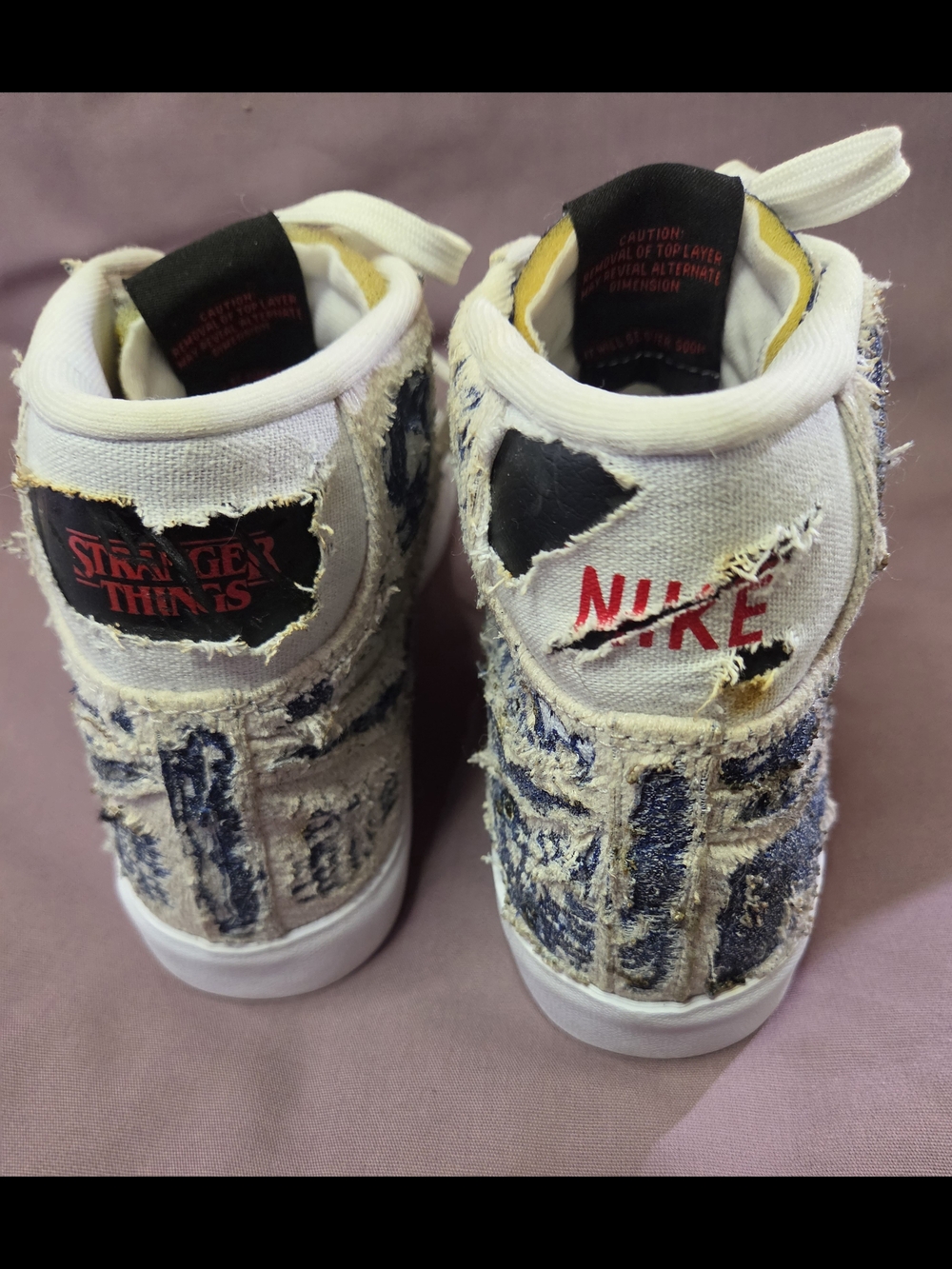 NIKE Stranger Things 8.5 RARE - Picture 2 of 10